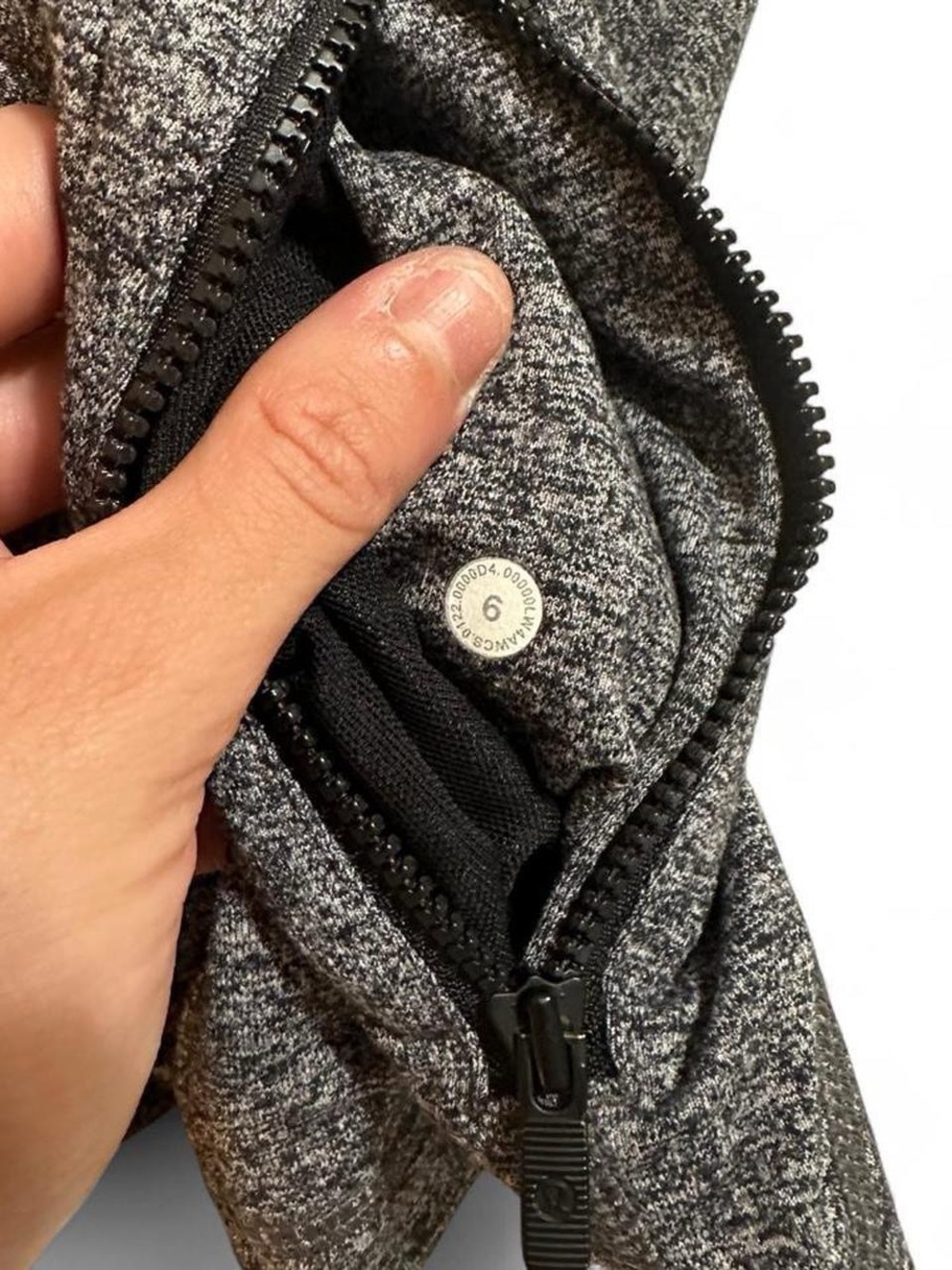 Lululemon define jacket in heather grey/black Size 6– Excellent condition! - Picture 8 of 8